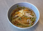 《焼おにぎりの野菜たっぷり冷茶漬け》